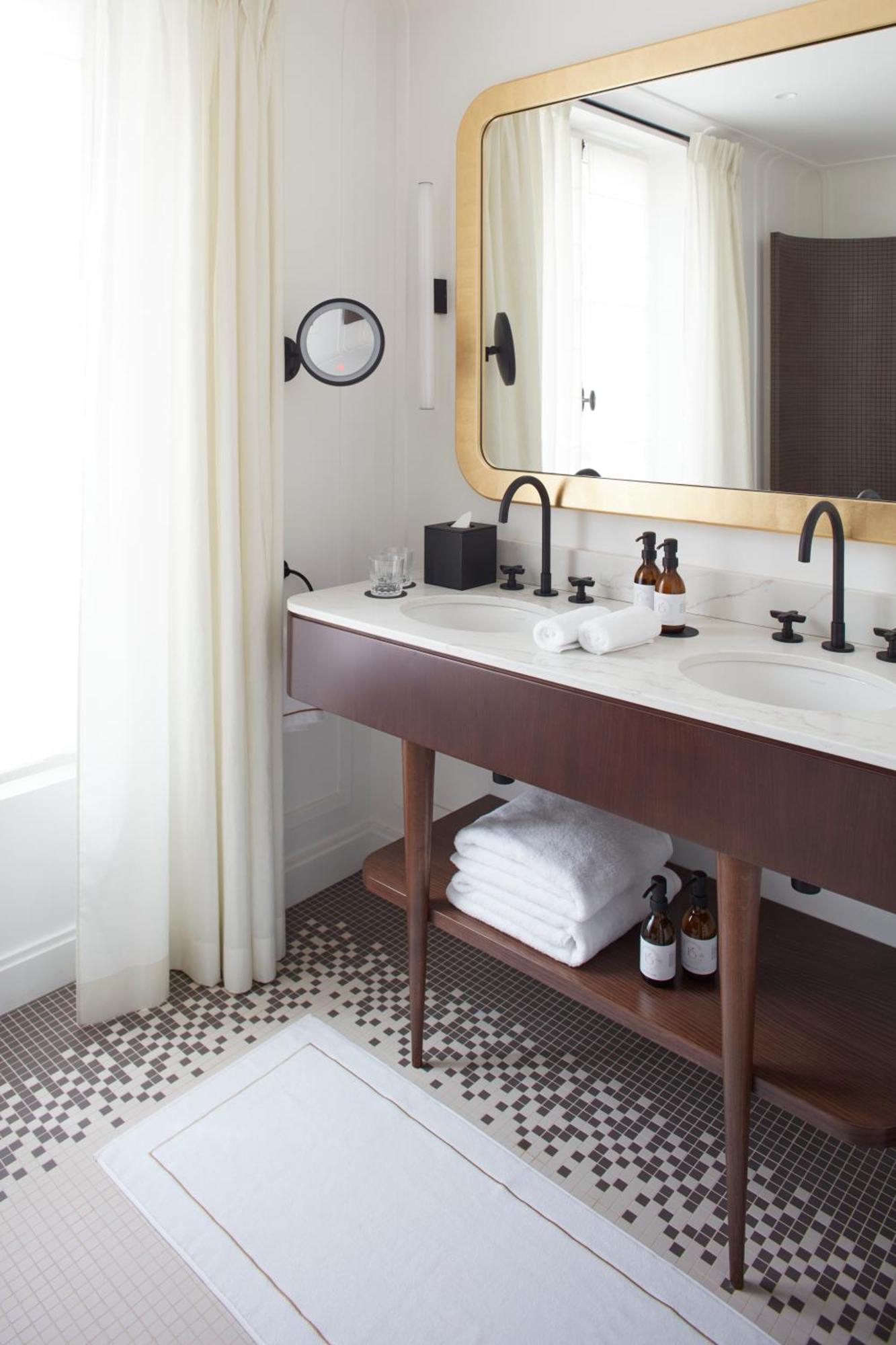 Hotel Les Lumieres - Relais & Chateaux 5*